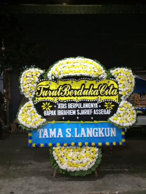 Papan Bunga Duka di Pajang